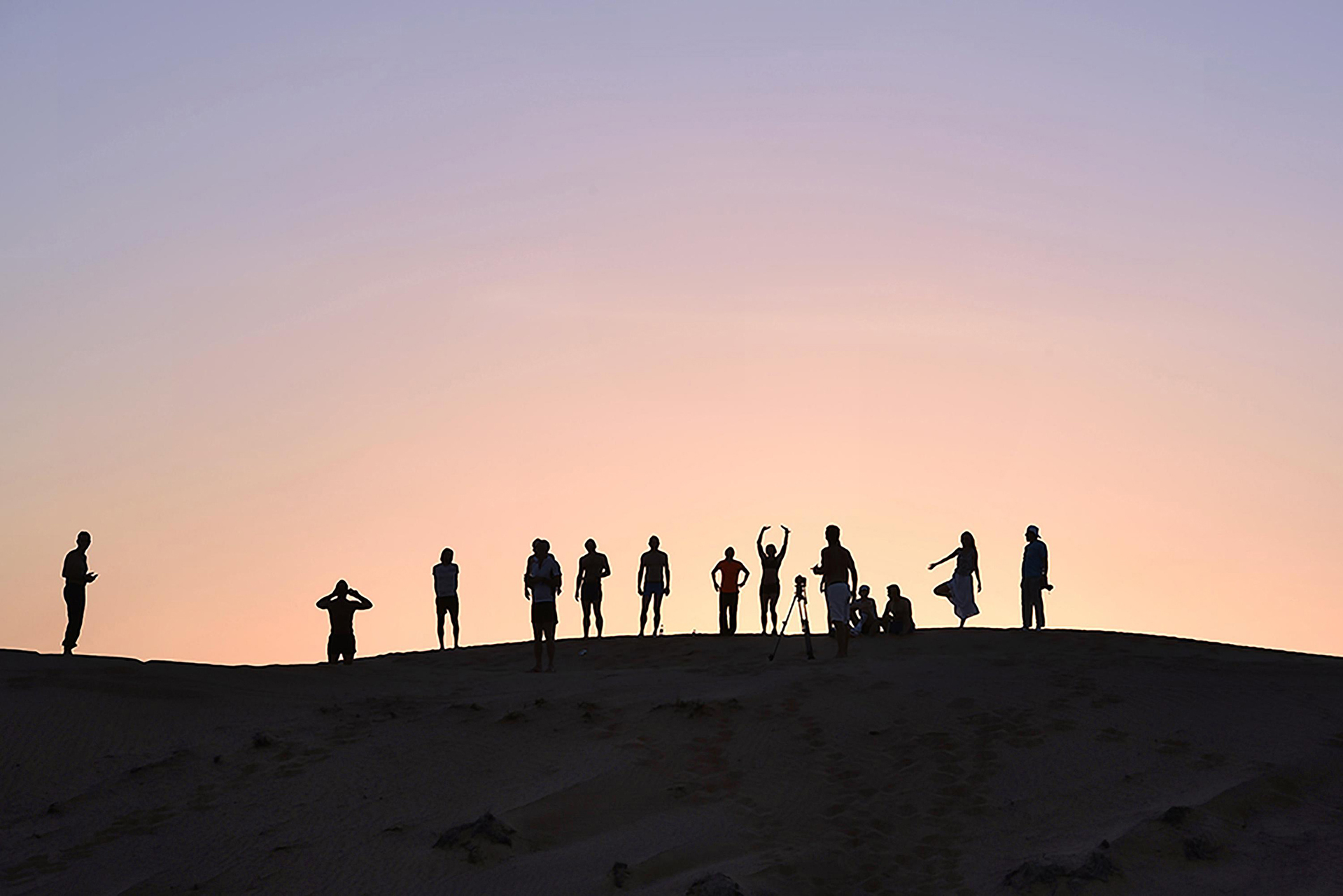 Silhouettes at sunset hope motivation