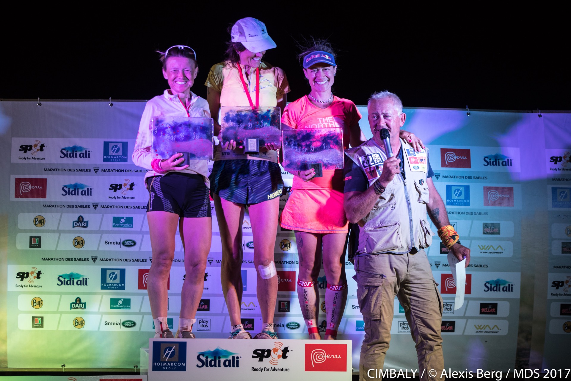 Elisabet Barnes on the podium in Marathon des Sables 2017
